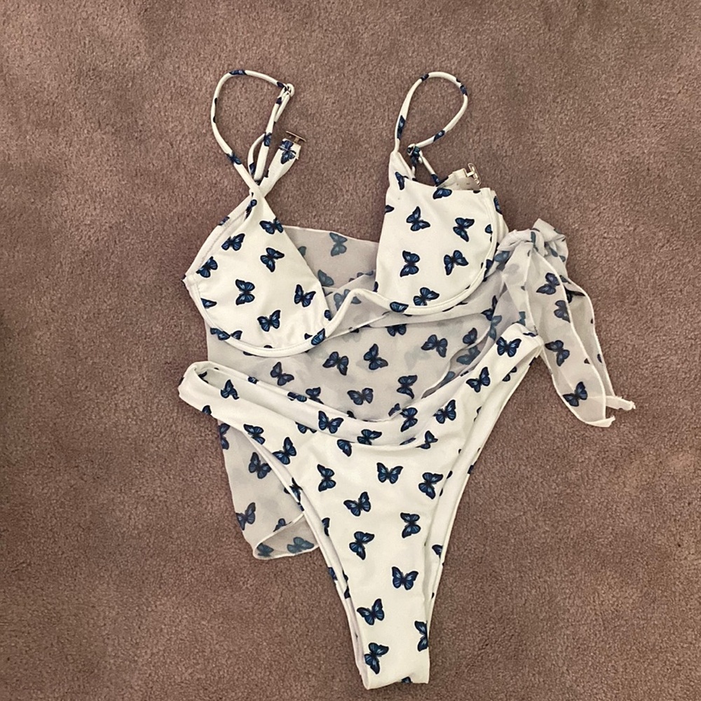 BUTTERFLY SHEIN 3 PIECE BIKINI BLUE AND WHITE
